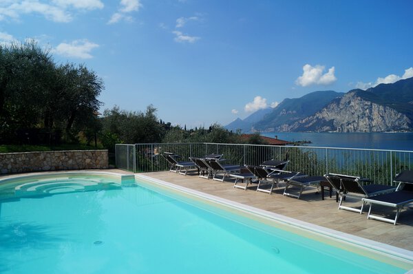 Gardasee-Ferienwohnung Pool Seeblick