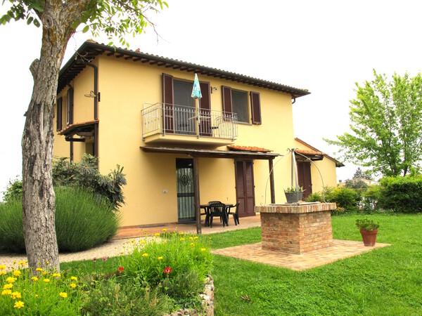 Toskana-Ferienwohnung Tulipano mit Pool und Blick auf San Gimignano