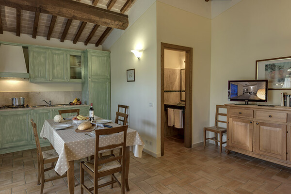 Toskana-Resort Ferienwohnung mit Pool und Therme bei San Gimignano 4 Personen - Beispielbild FeWo OG