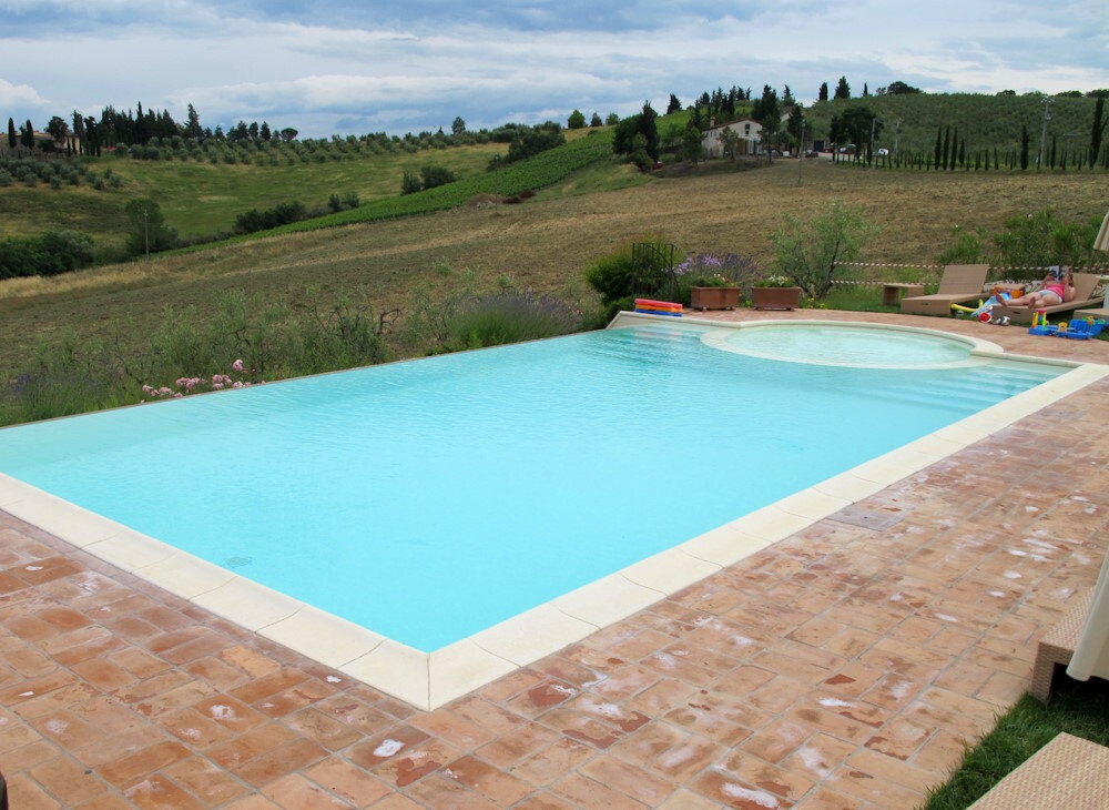 Ferienwohnung im Weingut mit Pool