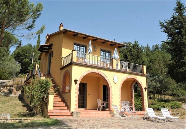 Toskana-Ferienwohnung mit Pool Florenz Siena