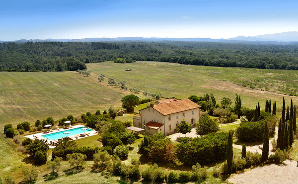 Toskana großes Ferienhaus freistehend Pool Villa am Meer