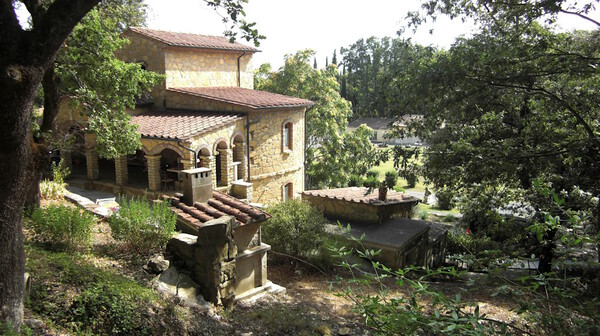 Natursteinhaus mit märchenhaften Zügen Villa Fontane Toskana mit Pool und Therme