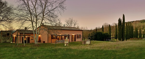 freistehendes Ferienhaus in Alleinlage mit Pool, Podere San Ilario in der Toskana