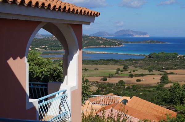 Ferienwohnung auf Sardinien mit Meerblick und Pool