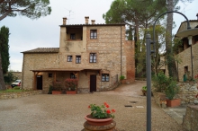 Toskana Ferienwohnung bei Siena mit Pool