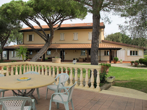 Toskana-Ferienwohnung Pool Meerblick