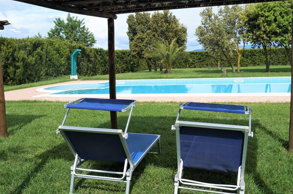 Toskana-Ferienwohnung mit Pool in Meernähe