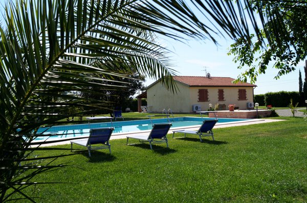 Toskana Ferienwohnung mit Pool am Meer