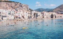 feiner Sandstrand Spiaggia del Porto Vecchio, Sizilien