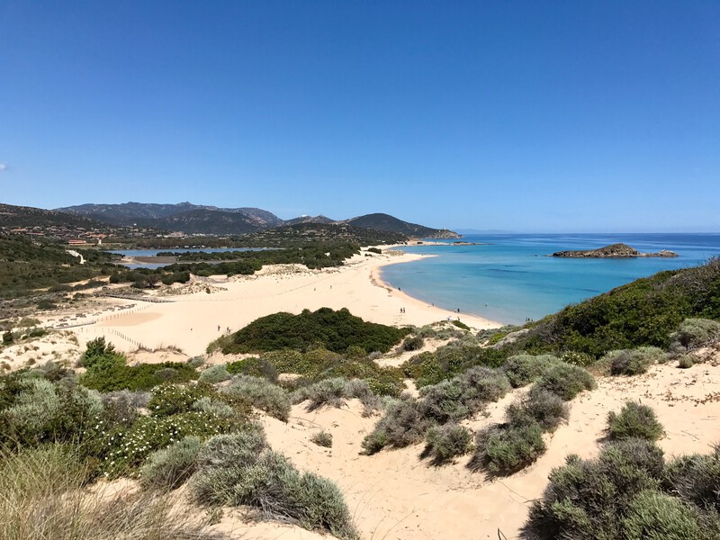 feiner Sandstrand Spiaggia Su Giudeu, Sardinien