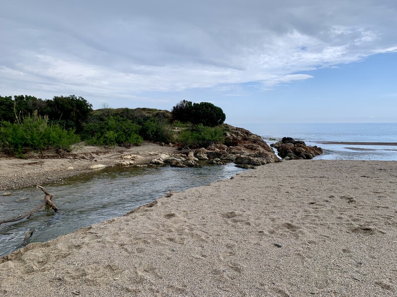 Kiesstrand Spiaggia di Su Portu, Sardinien