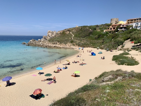 feiner Sandstrand Rena Bianca, Sardinien