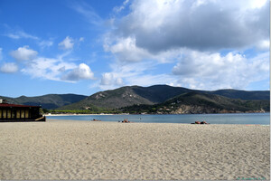 Spiaggia di Marina di Campo, feiner Sandstrand in der Toskana<p>Foto: János Korom / CC BY-SA 2.0</p>