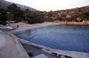 Cala Moresca, Kiesstrand auf Sardinien