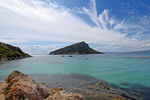 Cala Llanes Guerra, feiner Sandstrand auf Sardinien