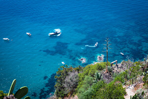 Kiesstrand Spiaggia Scarrupata, Kampanien