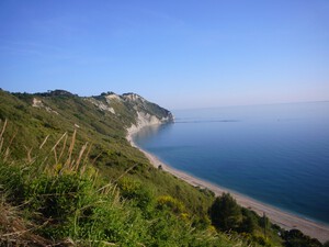 Spiaggia di Mezzavalle, Sandstrand in Marken