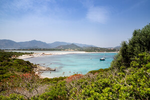 Cala Porto Giunco, feiner Sandstrand auf Sardinien