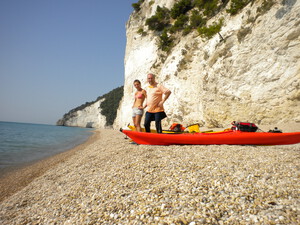 Baia dei Mergoli o delle Zagare, Kiesstrand in Apulien