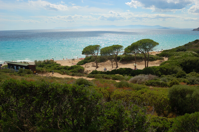Kiesstrand Spiaggia di Mari Pintau, Sardinien