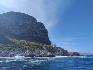 Tre Piscine Cala del Cuore, Steinstrand auf Sizilien