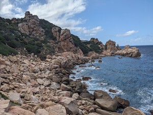 Spiaggia Li Baietti, Steinstrand auf Sardinien