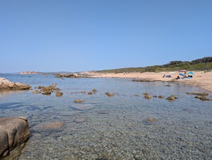 Kiesstrand Spiaggia di li Saldi, Sardinien
