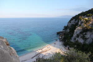 Cala di Fuili, Kiesstrand auf Sardinien