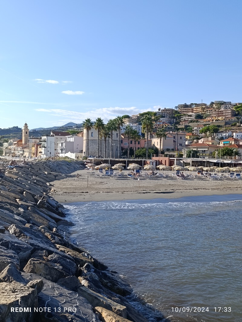 Sandstrand Baia Azzurra, Ligurien