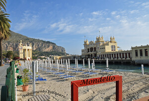 Mondello, Sandstrand auf Sizilien