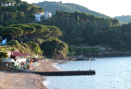 Kiesstrand Porto Santo Stefano, Toskana