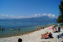 Baia Delle Sirene, Steinstrand am Gardasee<p></p>